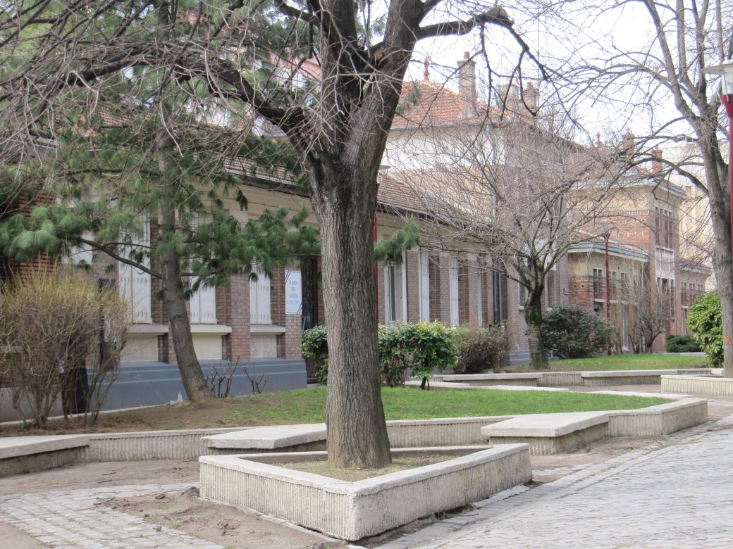 square avec ex lavoir et BD IMG_1141(1)