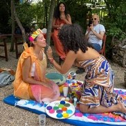 Peinture corporelle colorée 